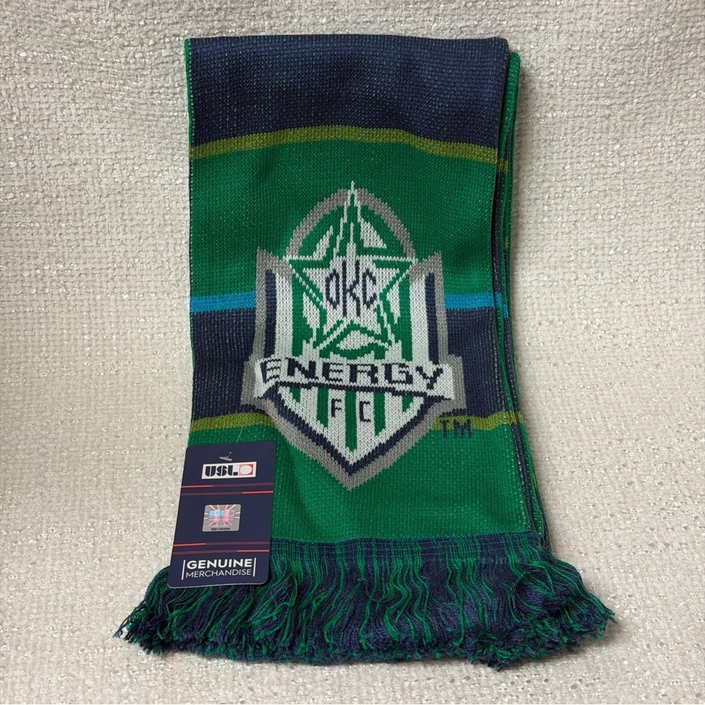 Green and Blue Scarf - Picture 4 of 4